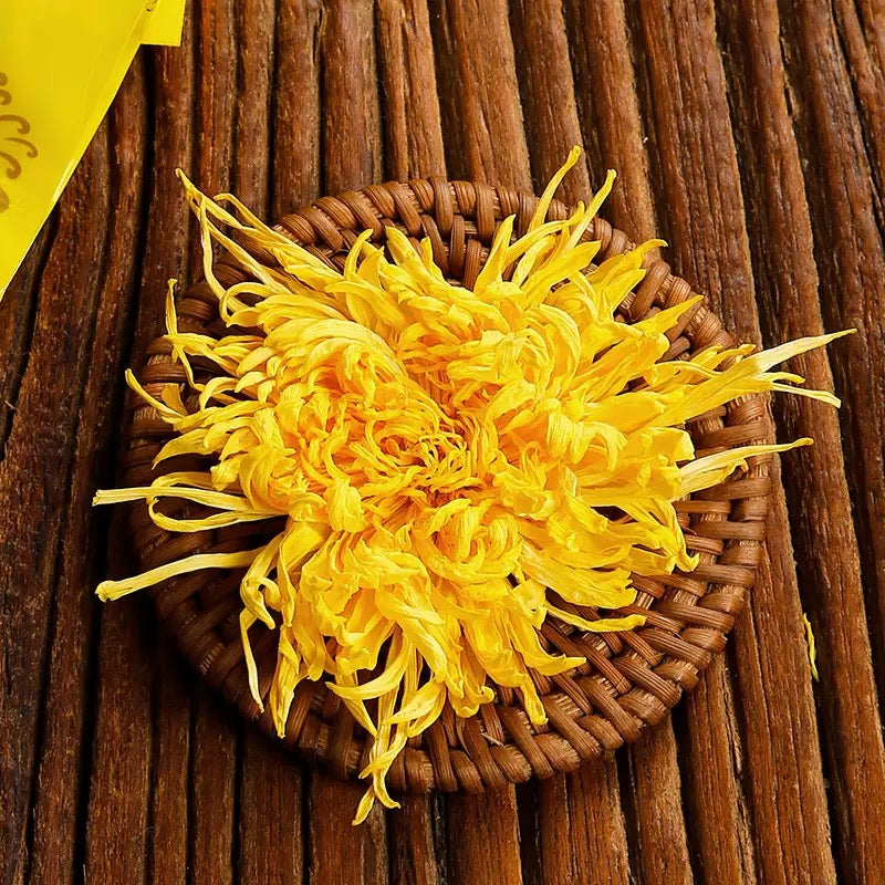 Natural Golden-yellow Chrysanthemum Flowers